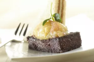 Hasseltse speculaas toast met balkenbrij en chutney van durandeaupeer en Hasseltse jenever