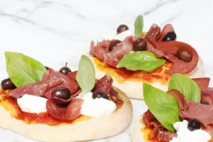 Pizza met gerookt paardenvlees/ Boulogne/ Vlaamse rauwemelkse geitenkaas