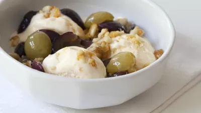 Geroosterde Vlaams-Brabantse tafeldruiven met ijs en suikernootjes