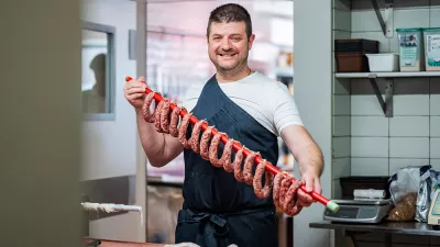 Gedroogd en geliefd: de Antwerpse droge ringworst van Slagerij Wannes