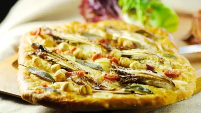 Focaccia met Brabants grondwitloof/ oude geuze/ Vlaamse gedroogde hesp