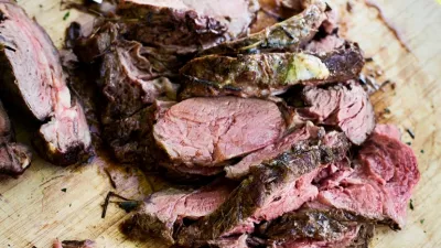 Een mannenkookclub zal je niet gauw straffen met een stevig stukje vlees.