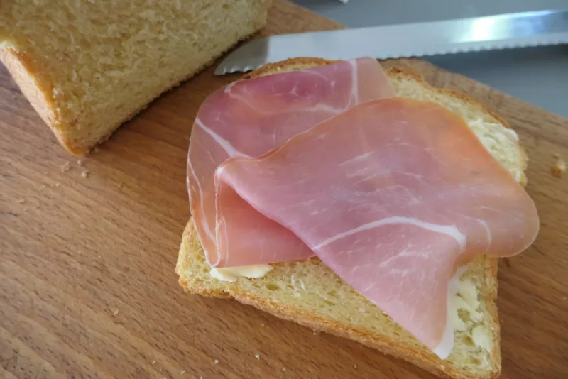 Koekenbrood met Vlaamse gedroogde hesp Streekproduct.be