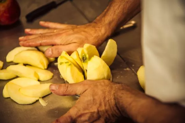 Appels snijden. Streekproduct.be