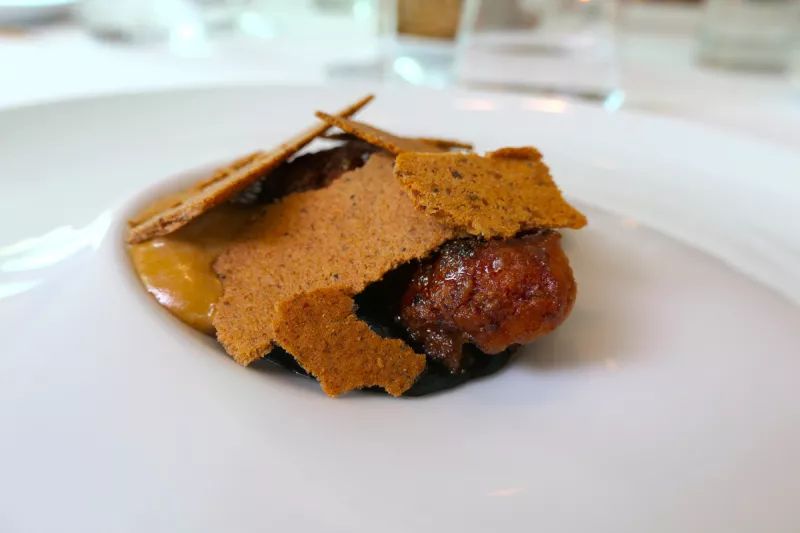 Op bezoek bij Restaurant Pauline: Kalfszwezerik met zoetekoek uit Poperinge Streekproduct.be
